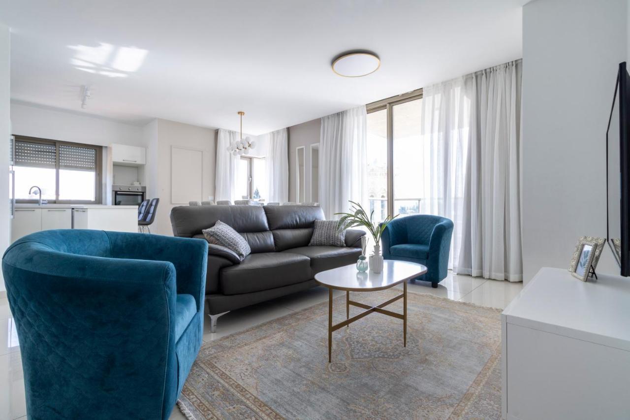 Luxury Three-Bedroom/Terrace Over Old City View エルサレム エクステリア 写真