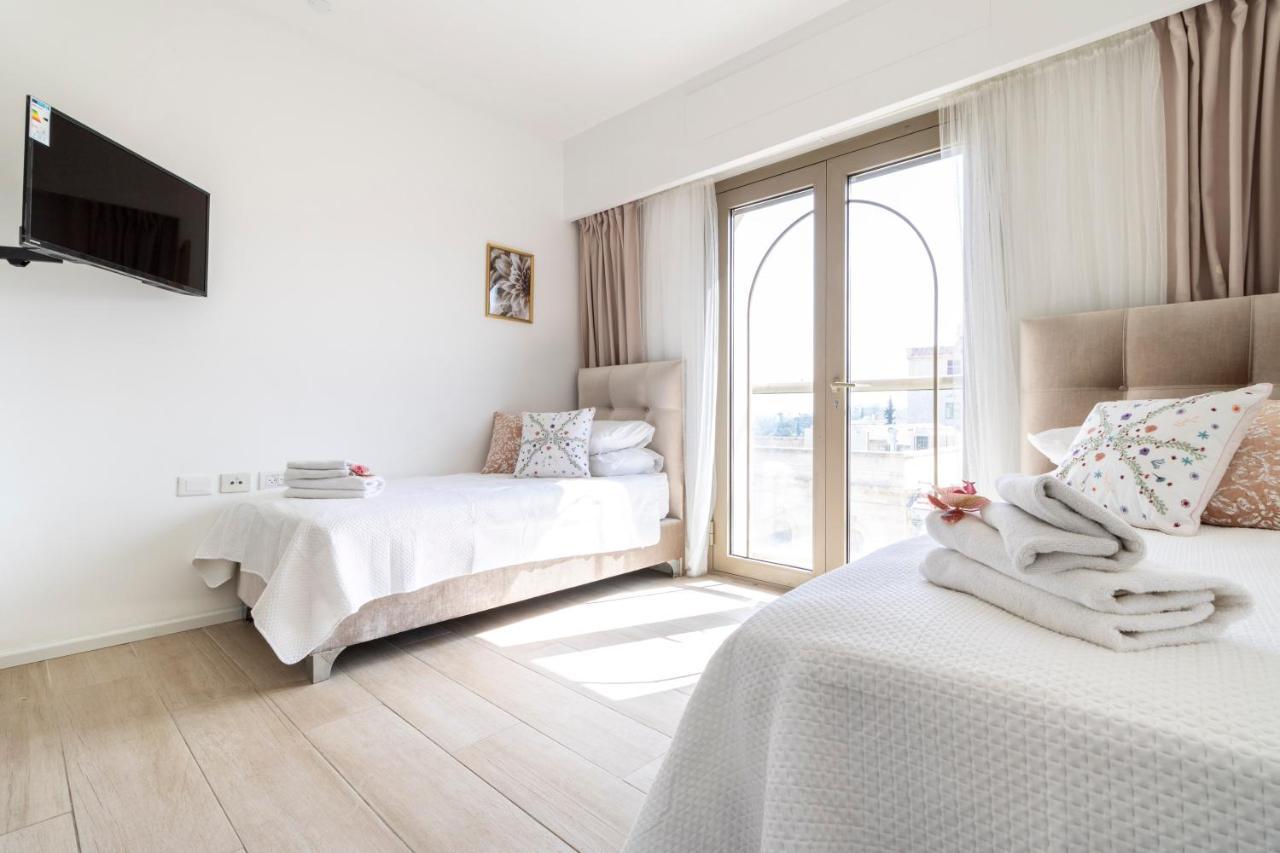Luxury Three-Bedroom/Terrace Over Old City View エルサレム エクステリア 写真